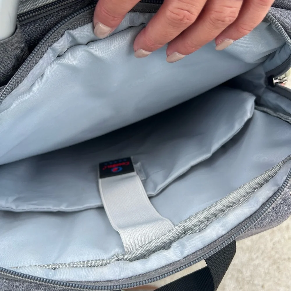 Computer backpack - Picture 3 of 3